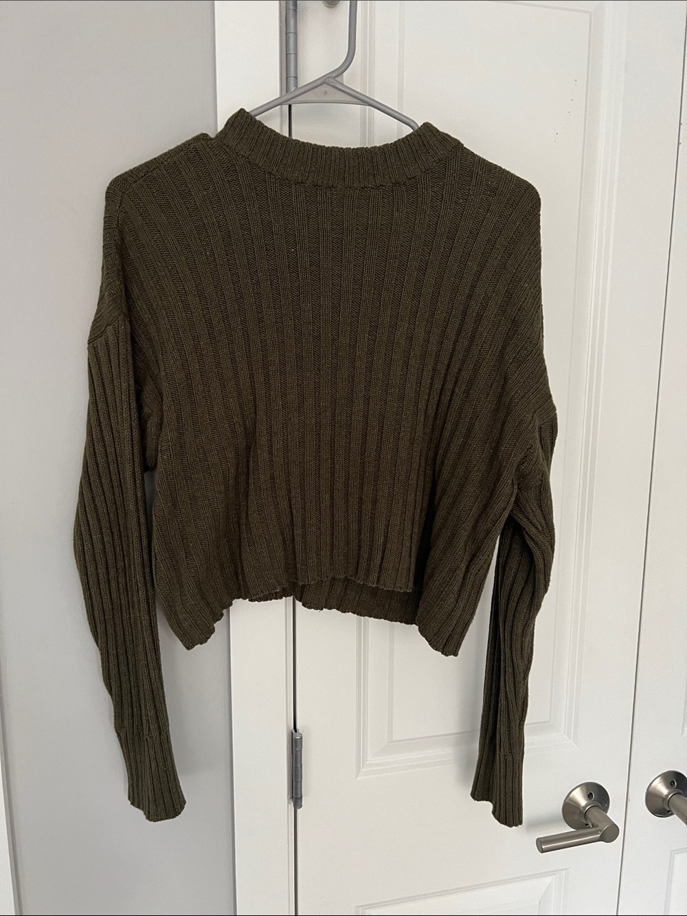 American Eagle Outfitters Olive Ribbed Cropped Crew Sweater